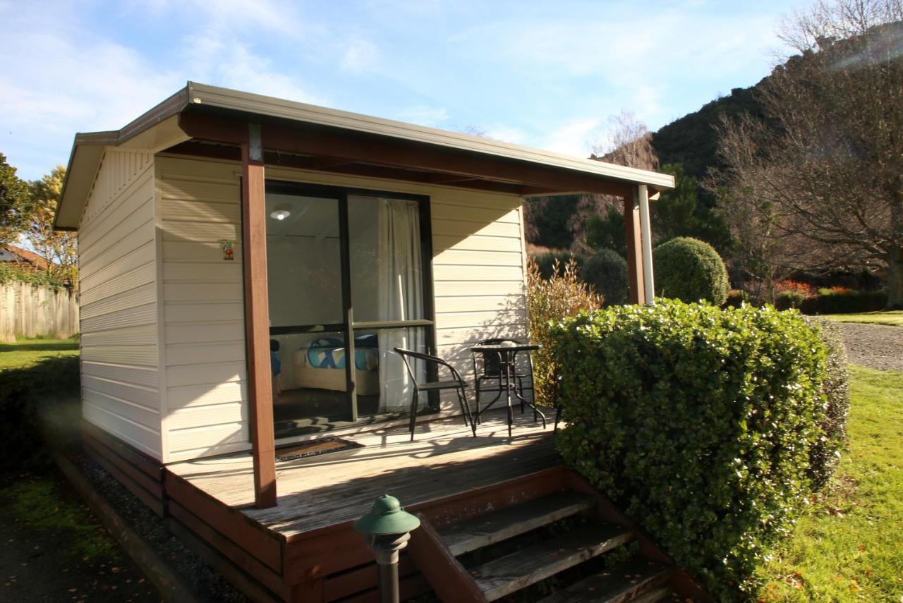 Parklands Marina Holiday Park Пиктън Екстериор снимка