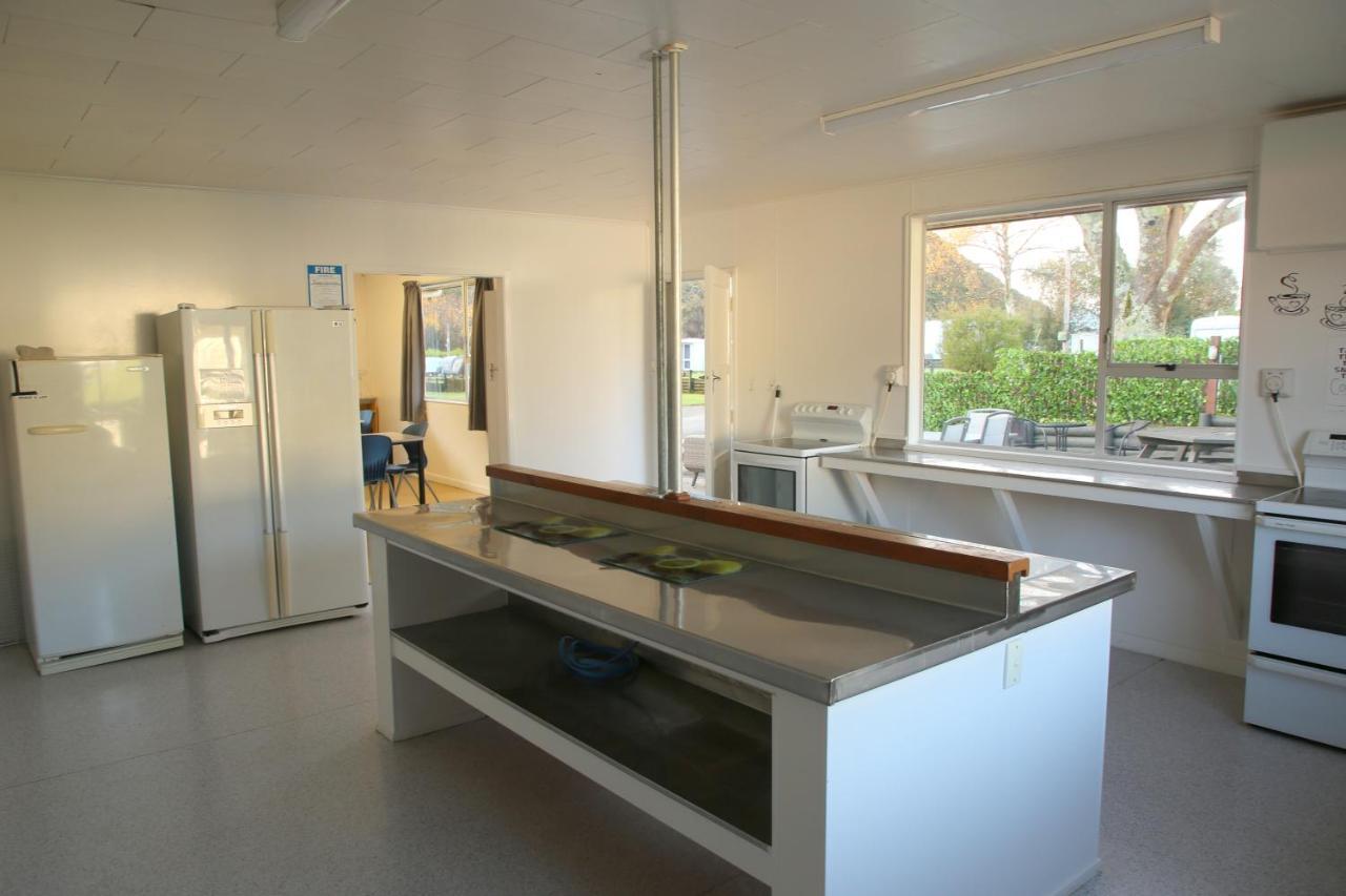Parklands Marina Holiday Park Пиктън Екстериор снимка