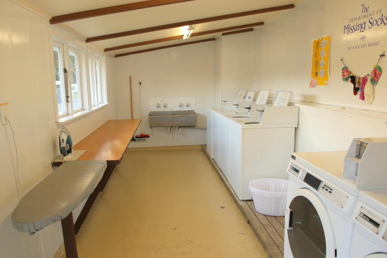 Parklands Marina Holiday Park Пиктън Екстериор снимка