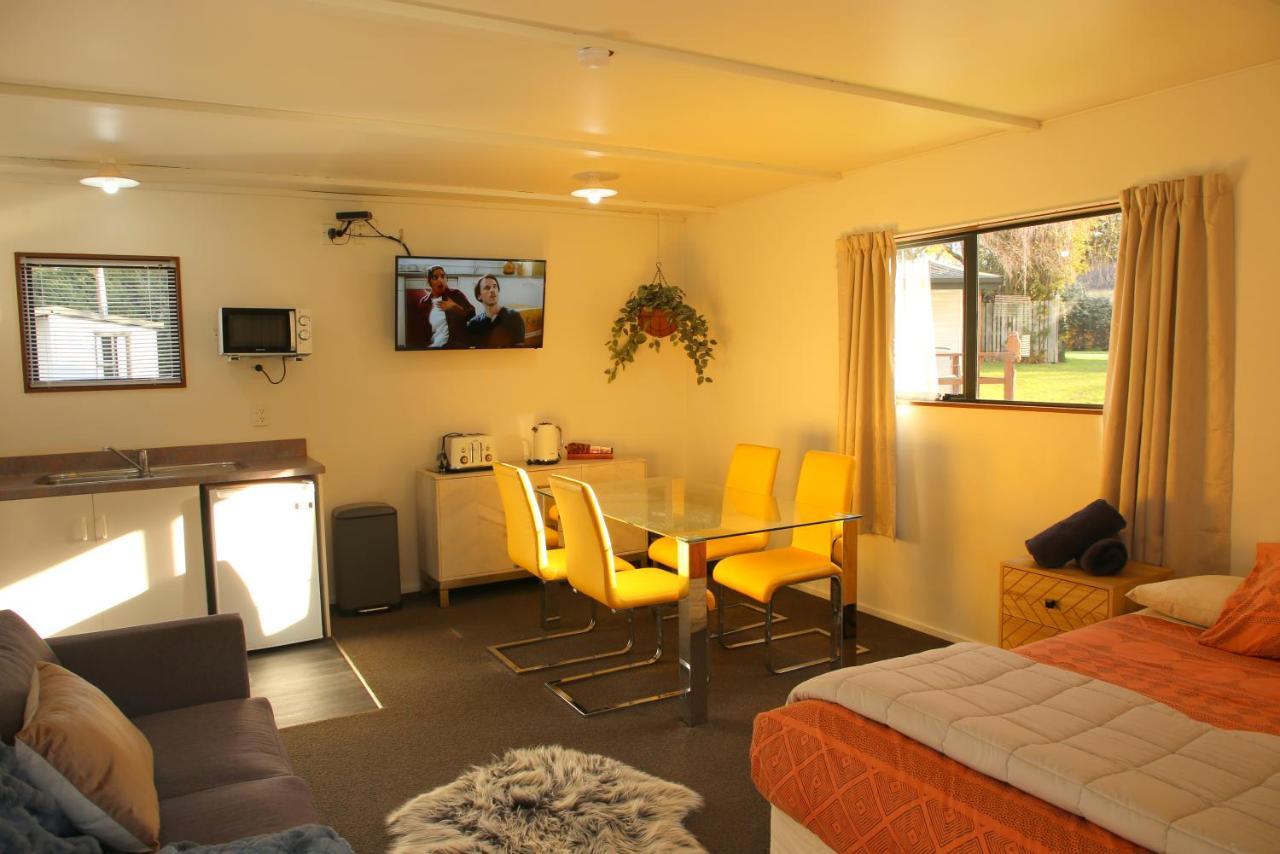 Parklands Marina Holiday Park Пиктън Екстериор снимка