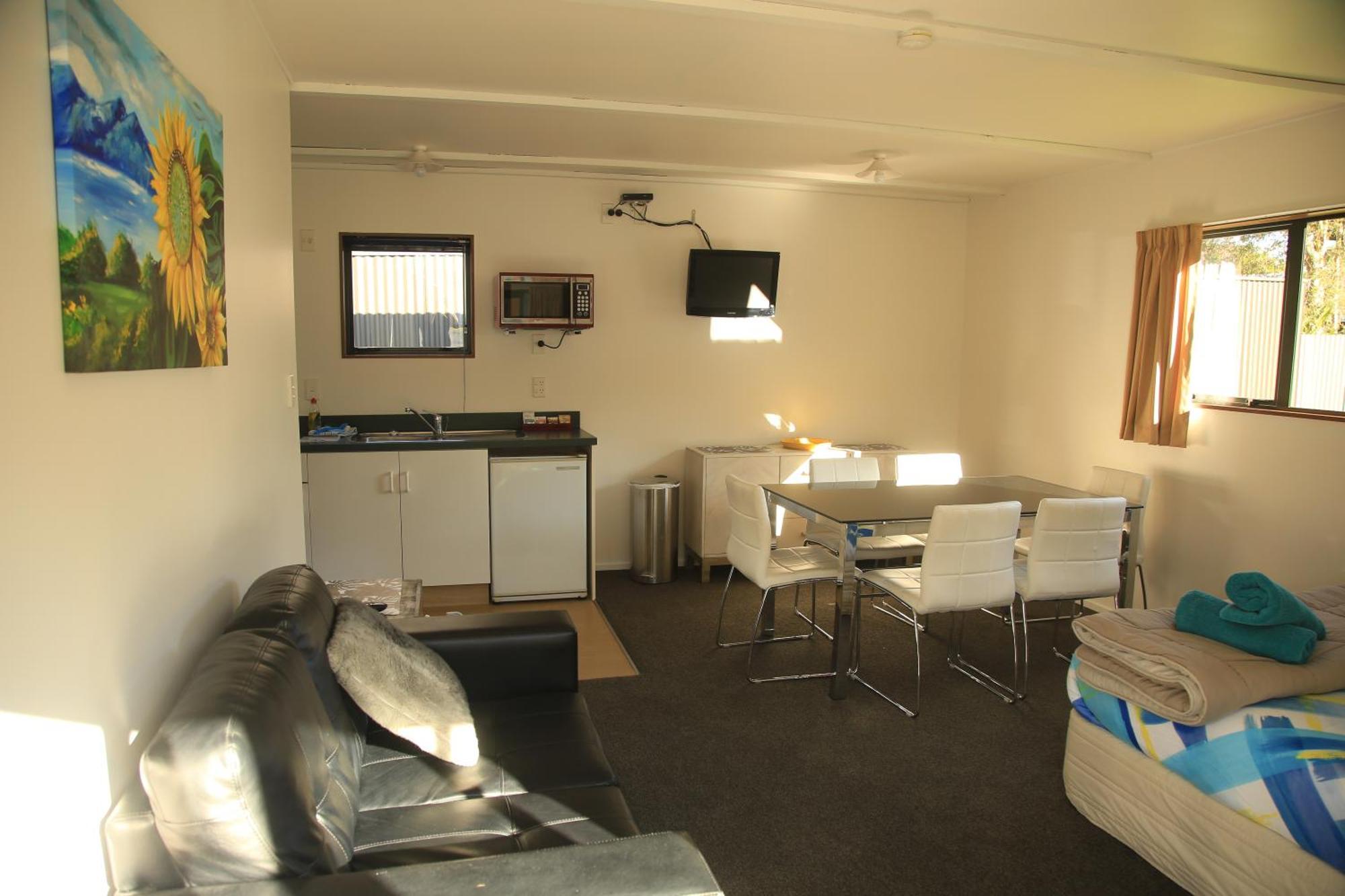 Parklands Marina Holiday Park Пиктън Екстериор снимка