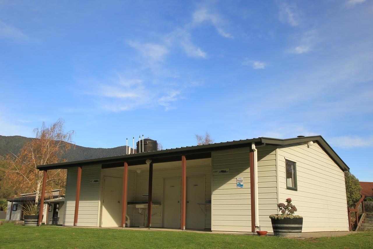 Parklands Marina Holiday Park Пиктън Екстериор снимка